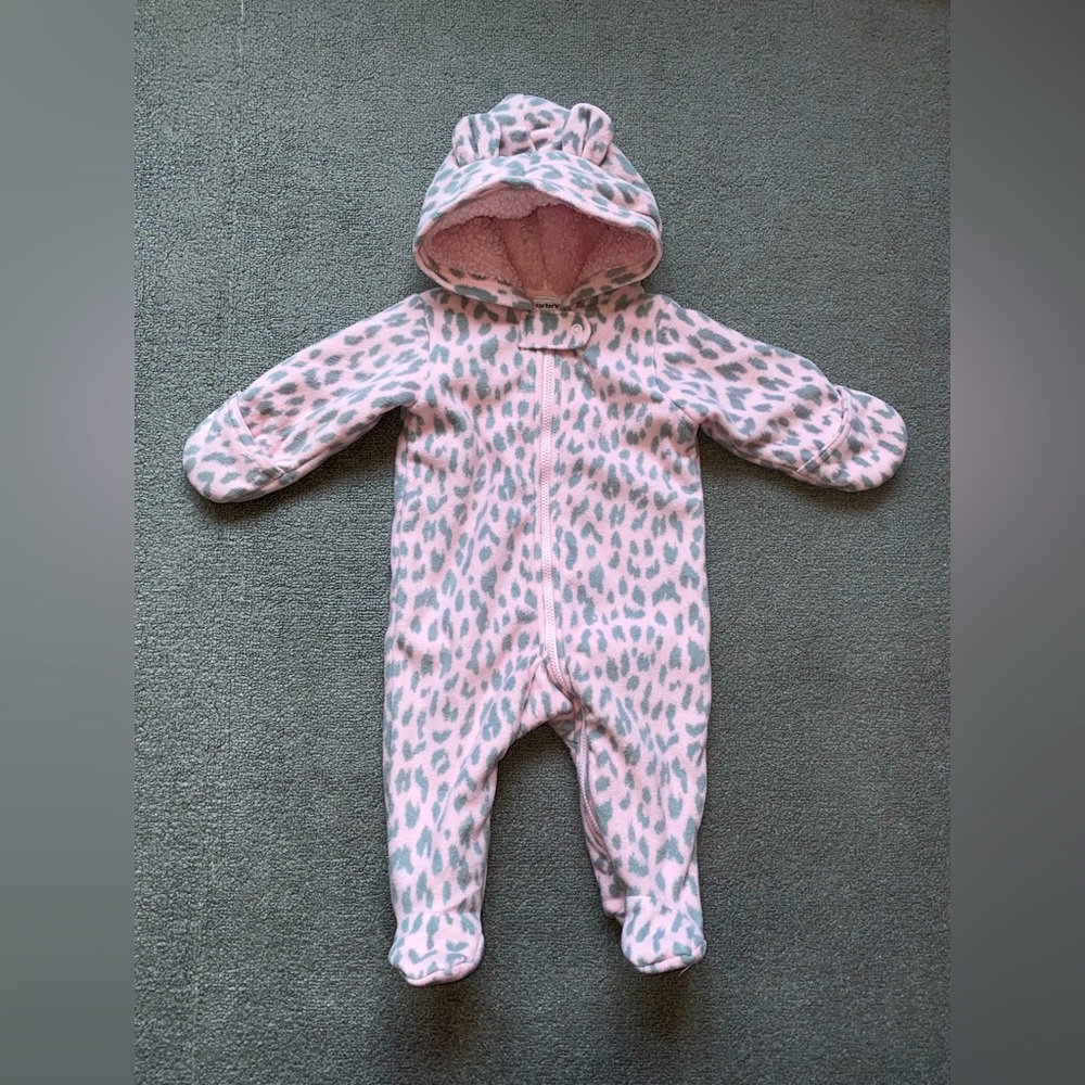 Carter’s baby girl Hooded Sherpa Bunting Size 3 Months